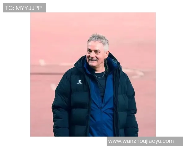 足球明星矮星的身份揭秘他在绿茵场上的传奇故事与成就